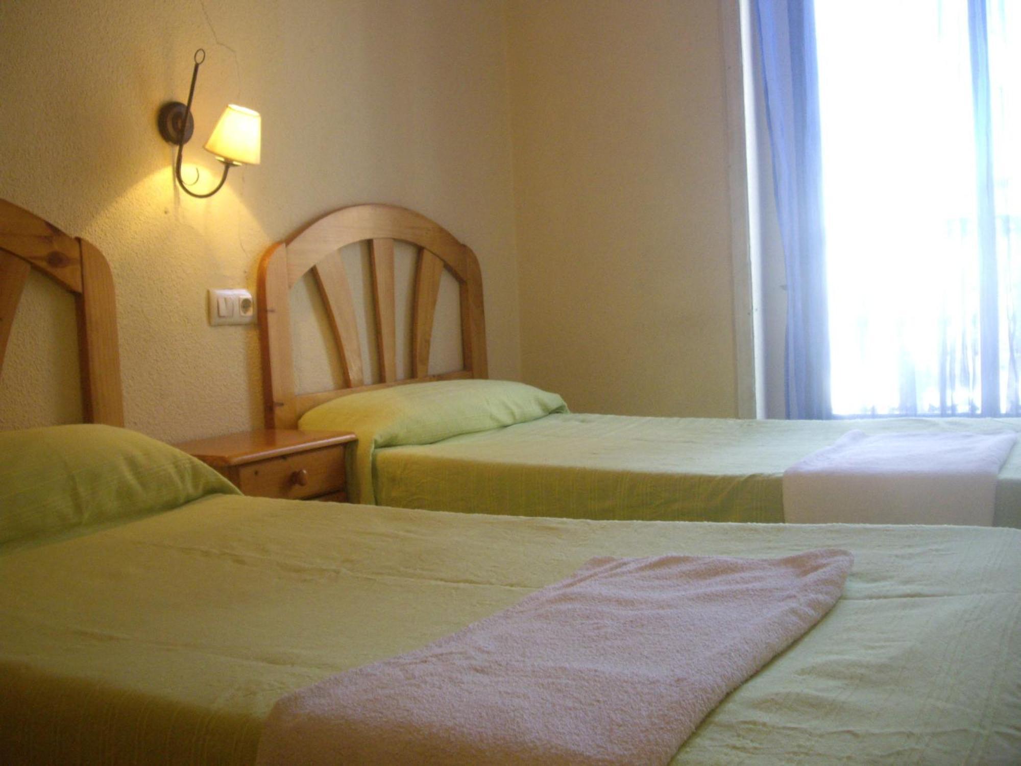 Hostal Pacios Madrid Exterior foto